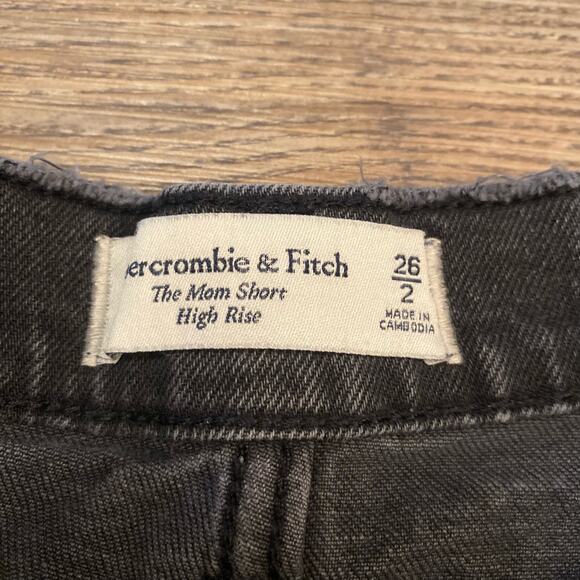 Abercrombie and Fitch Women's size 2 / 26 Mom Short High Rise Black Jean Shorts - Picture 2 of 5